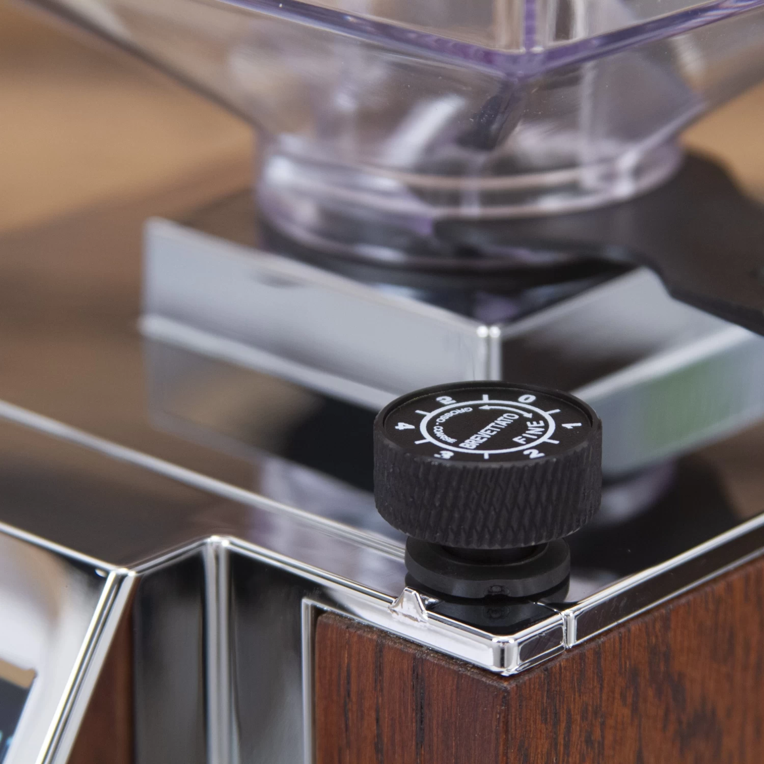 Eureka Mignon Design Coffee Grinder In Stained Walnut 6 Eureka Mignon Design Coffee Grinder In Stained Walnut - Image 6