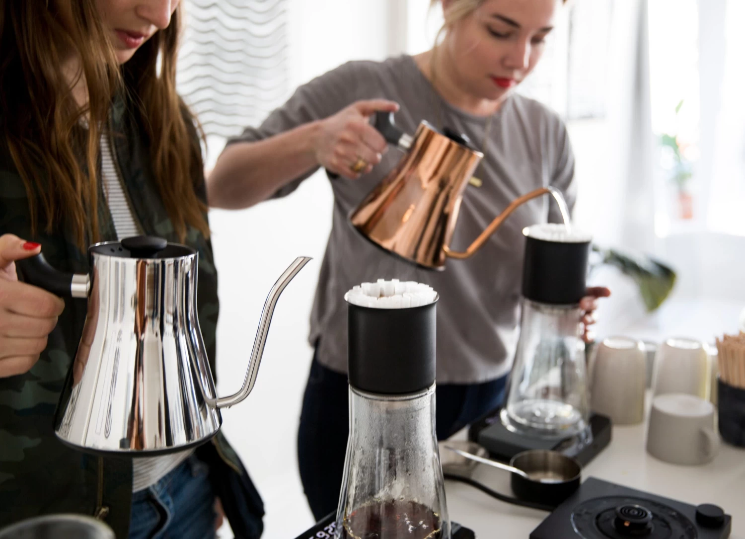 Fellow Stagg EKG 0.9L Kettle - Polished Copper 2 Fellow Stagg EKG 0.9L Kettle - Polished Copper - Image 2