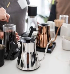 Fellow Stagg EKG 0.9L Kettle - Polished Copper 7 Fellow Stagg EKG 0.9L Kettle - Polished Copper -Coffee Gear Shop TG7A2297kettles 93a0f0bb 2943 409a 9736 bff7e442f0c9